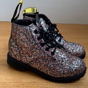✨LOLA + THE BOYS Glitter Kids Lace Up Boots✨VVEUC $88